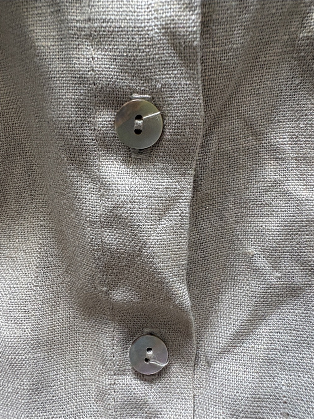 Hevron Short Button-Front Linen Crop Top - Picture 7 of 7